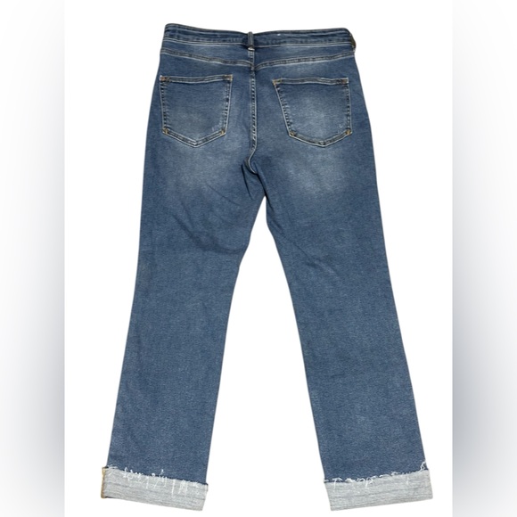 Pilcro Frayed Hem Straight Leg Medium Wash Jeans with stretch. Size 32 - Picture 4 of 10